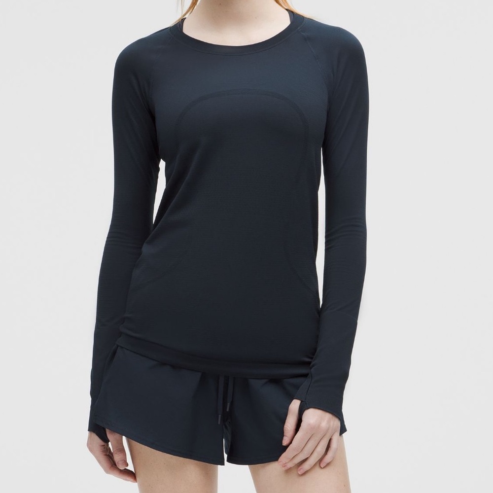 Lululemon swiftly tech Black Long Sleeve Top Sz 6